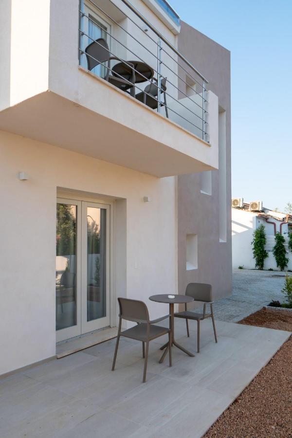 Villa Est Сан-Теодоро Экстерьер фото
