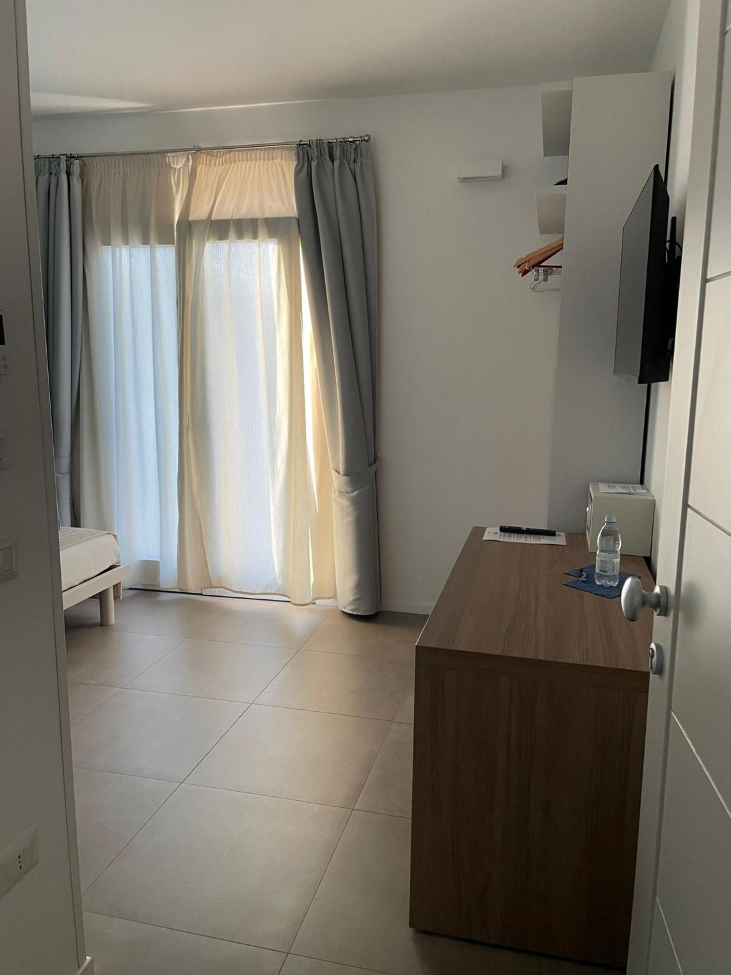 Villa Est Сан-Теодоро Экстерьер фото
